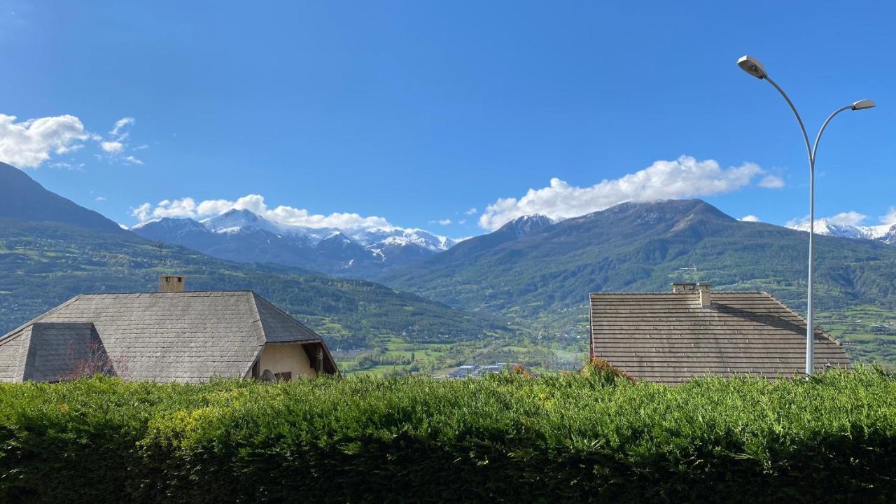 Embrun - Appartement 4/6 Personnes Avec Exterieurs Екстер'єр фото